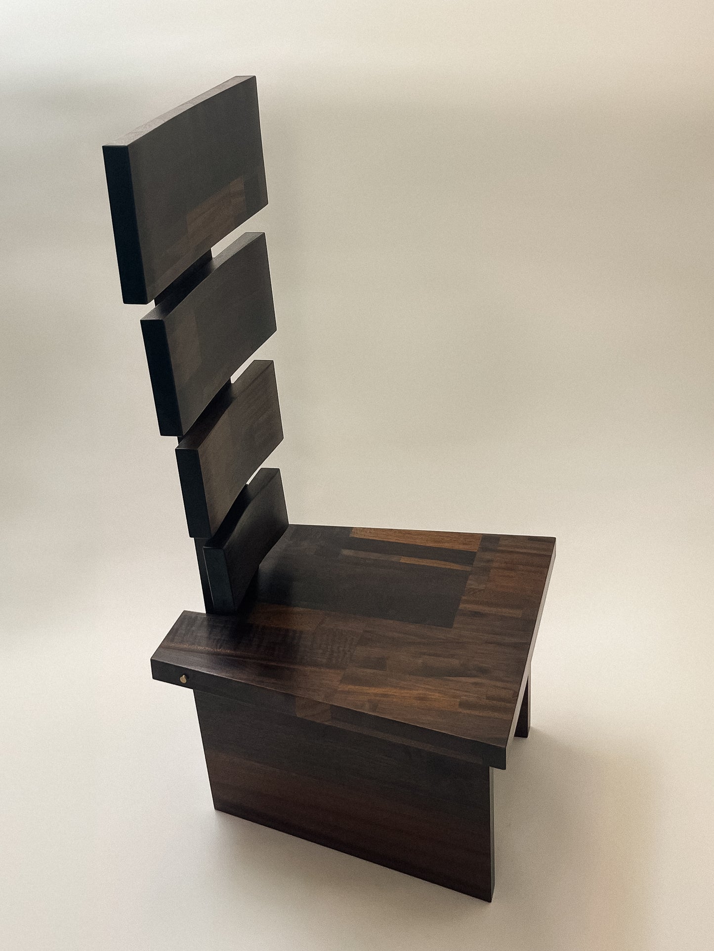 FRAGMENT LOW CHAIR