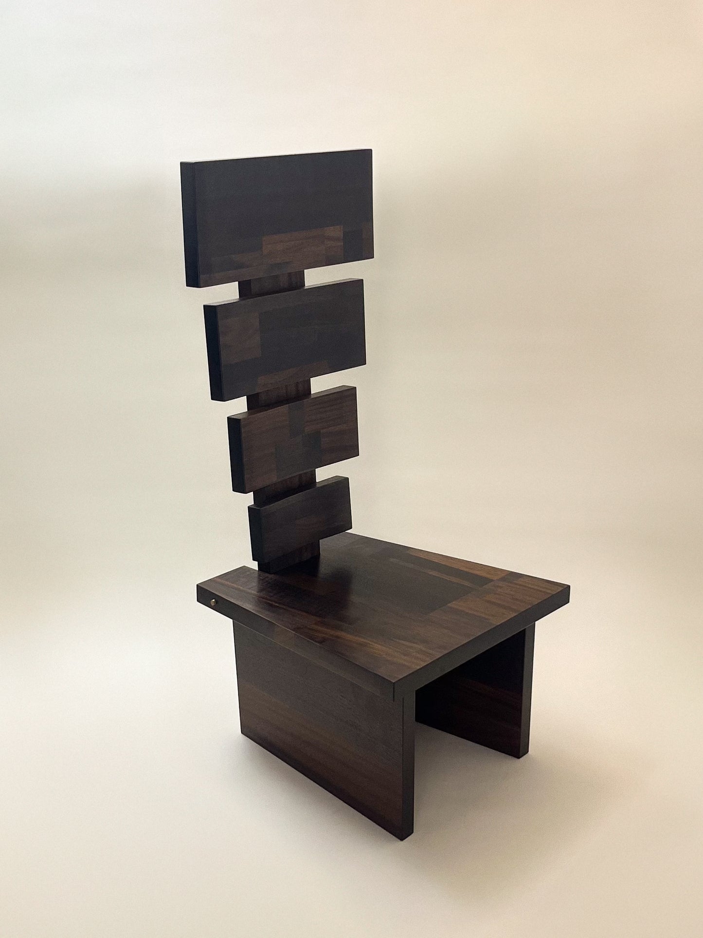 FRAGMENT LOW CHAIR