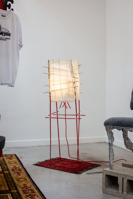 V001 FLOOR LAMP