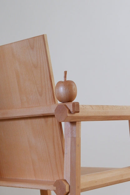 APPLE CHAIR