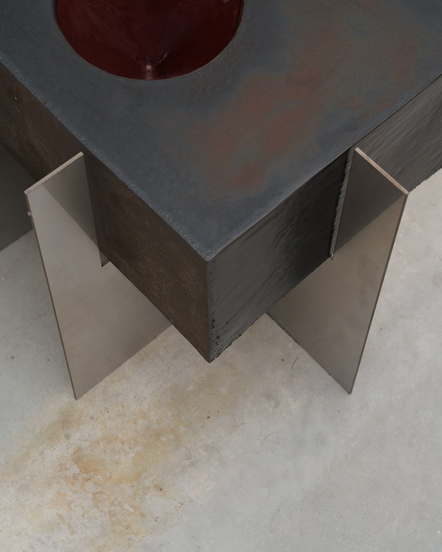 CONIC PLANAR TABLE