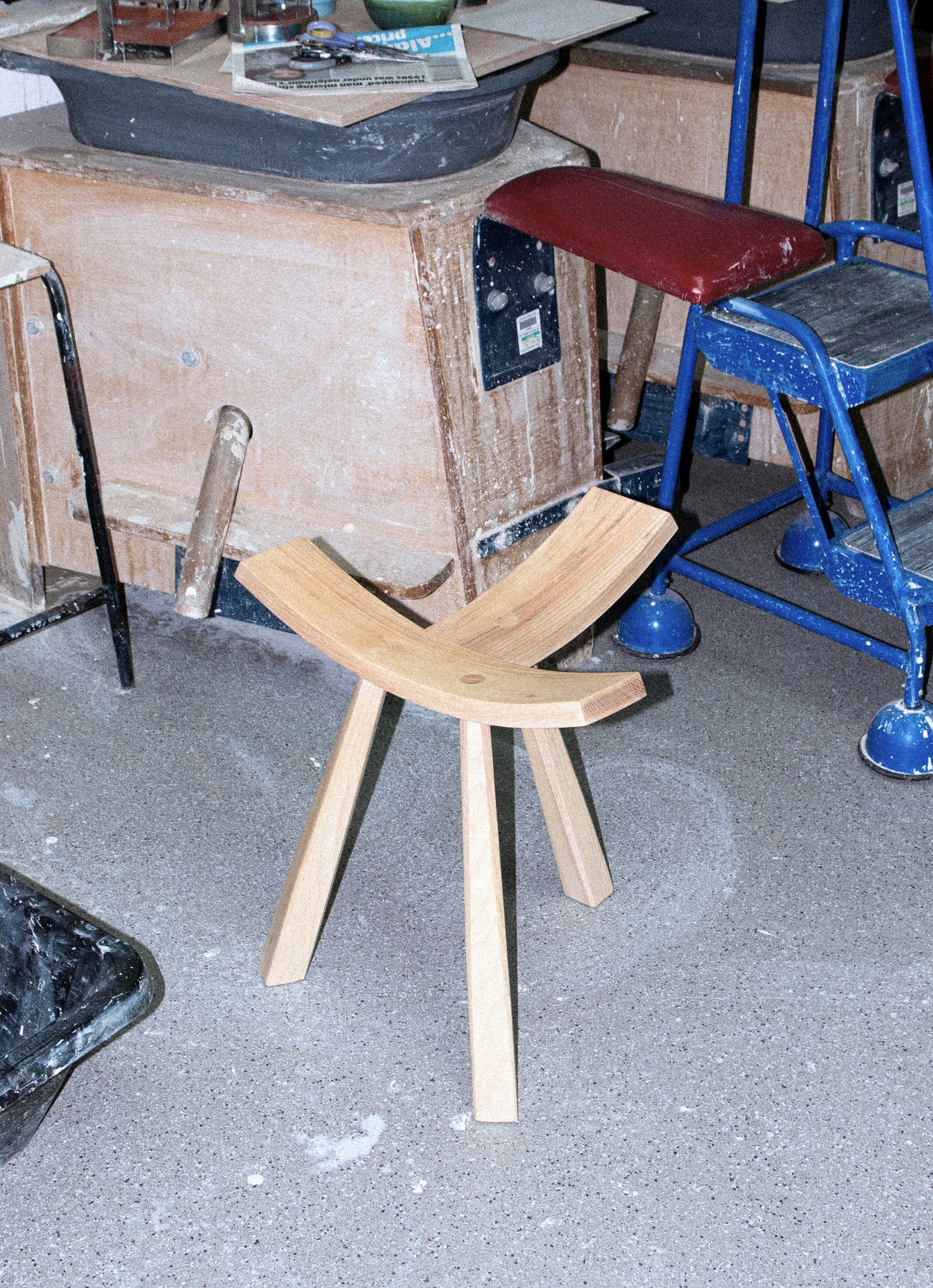 'T' STAKED STOOL